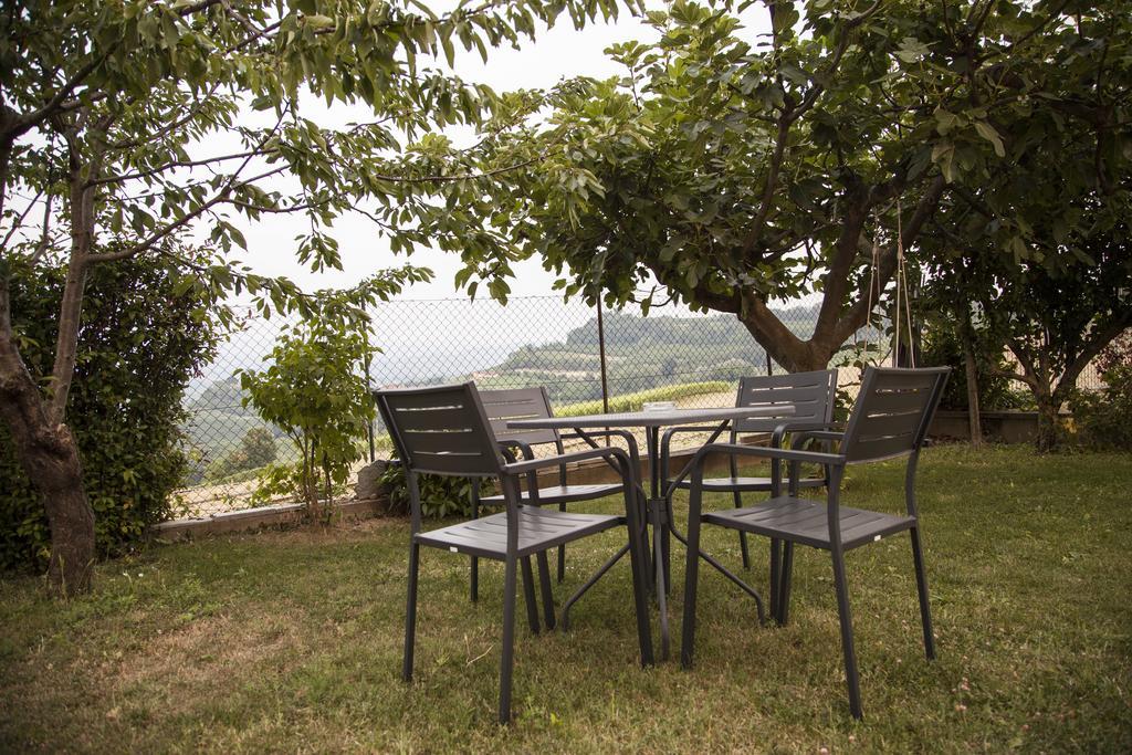 B&B Alba In Langhe Verduno Bagian luar foto